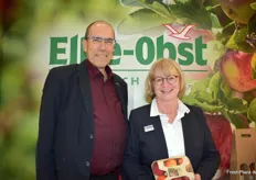 Geschäftsführer Frank Döscher und Marlies Meggers von der Elbe-Obst Vertriebs GmbH