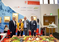 Der Gemeinschaftsstand vom Schweizer Obstverband, SWISSCOFEL, swisspatat, der Varicom GmbH, und dem Verband Schweizer Gemüseproduzenten (VSGP), mit Markus Rölli (Qualieservice), Bernadette Galliker (Schweizer Obstverband), Olaf Apelt (Qualieservice) und Markus Waber (VSGP).