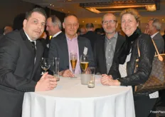 Das Team der Weiterer Sack- und Planenfabrik GmbH mit Geschäftsführerin Birgit Weiterer (äußerst rechts). Die Firma feierte 2018 ihr 100-jähriges Jubiläum und hat sich auf die Herstellung und Vermarktung von Kartoffelsäcken spezialisiert