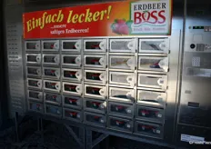 Erdbeer-Automat der Firma Fritz Boss