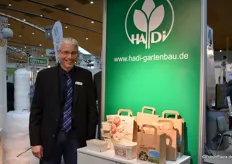 Die Firma Hadi ist ein Großhandel für Gemüsebaubedarf und verkauft alles von Vliesen und Folen, über Messer und Gummistiefeln, bis hin zu Verpackungen. Hier: Geschäftsführer Thomas Hagelberg.