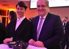 Lilian Heim und Jens Stechmann (Vorsitzender der Bundesfachgruppe Obstbau). Frau Heim ist die zukünftige Nachfolgerin des Amtträgers. 