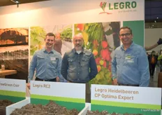Martin Hornecker, Eric Milants und Cor-Jan van der Elzen von Legro. Legro liefert Substrate für verschiedene Obstkulturen wie etwa Erdbeeren, Himbeeren, etc. Ebenso zählen Deckerden für Champignons dazu als auch Jungpflanzen. 