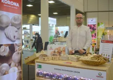 Erös Andras ist Verkäufer beim ungarischen Unternehmen Korona. Das Unternehmen vertreibt hauptsächlich Zuchtpilze und Substrate aus eigener Produktion sowie zugekaufte Pilzexoten. Deutschland gehört nach wie vor zu den bedeutendsten Exportmärkten, so Andras.